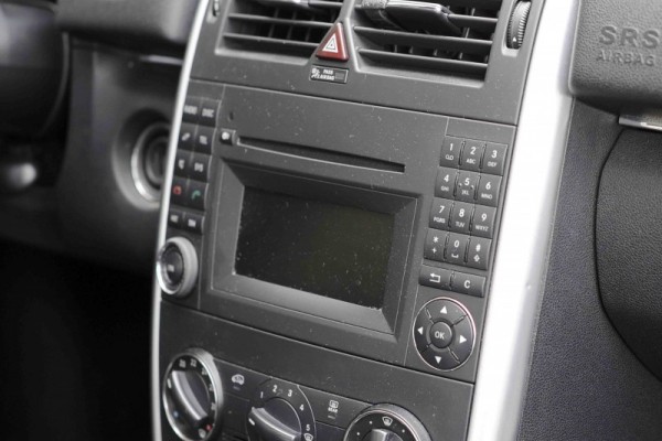 Mercedes B autoradio doppio din 20.jpg