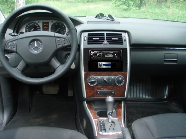 mercedes_w245_guma.jpg
