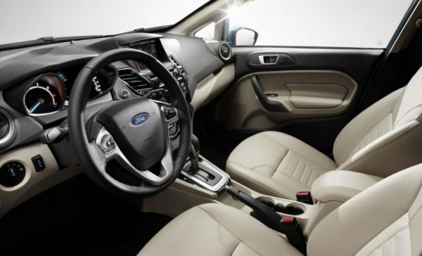 nuova-ford-fiesta-2013-interno.jpg