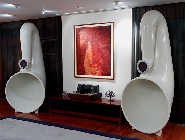 pnoe-horn-speakers-1.jpg