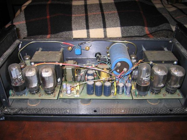 Milbert BaM 230 interno 2.jpg