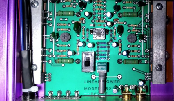 Panoramica, con ben visibile anche il selettore stereo/mono.<br />NOTA: questo è un secondo Linea 952 &quot;base&quot; di colore viola (ne ho &quot;curati&quot; 2 tra loro identici a parte il colore, uno oro e uno viola)