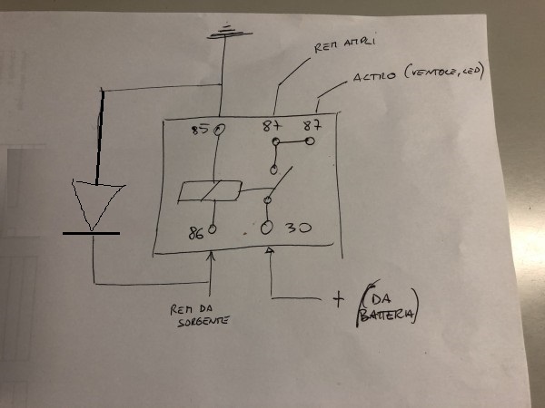 schema relè.jpeg