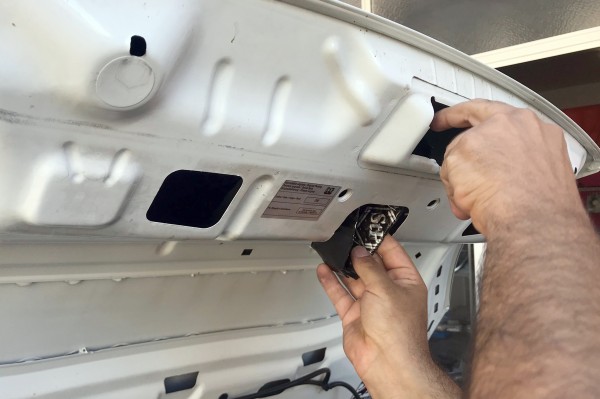 Insonorizzazione cofano motore con STP Silver (2).jpg