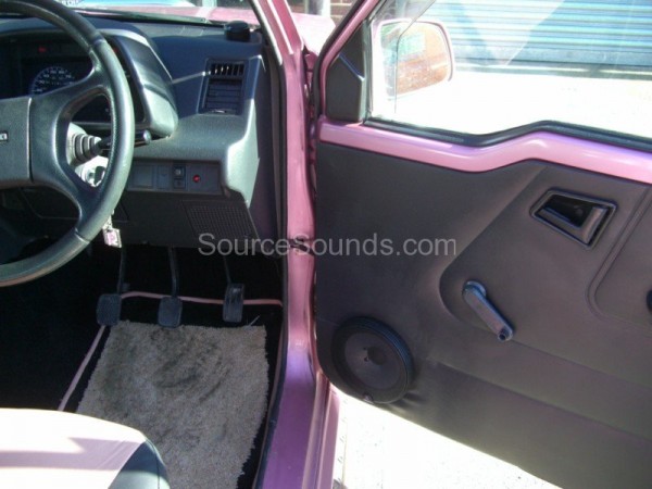 Suzuki_Vitara_Pink_Source_Sounds_Sheffield_Car_Audio4.jpg