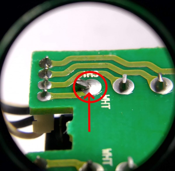 Alpine 3558 rca input pcb ch1 crack.jpg