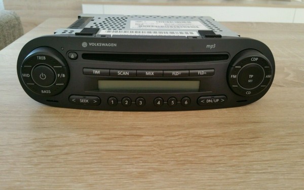 Original-VW-NEW-Beetle-cd-mp3-AUTORADIO-CON-CODICE.jpg