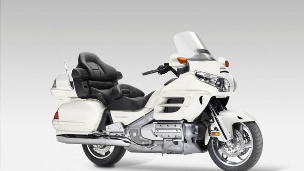 honda-gold-wing-2010-4-1617287398.jpg