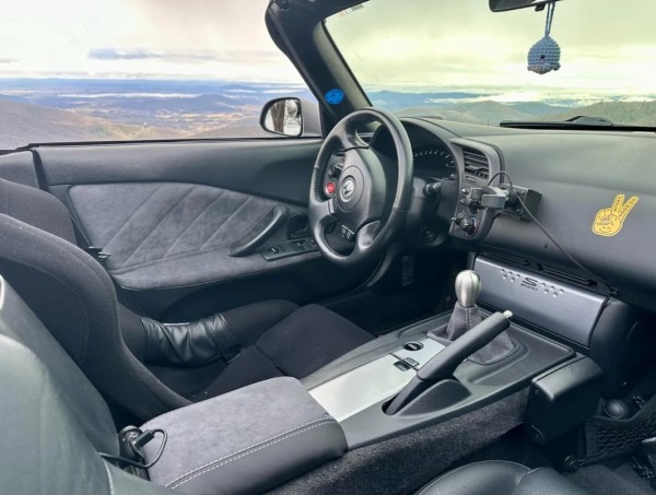 interior-coming-along-nicely-v0-t8pzl111xm9c1.jpg